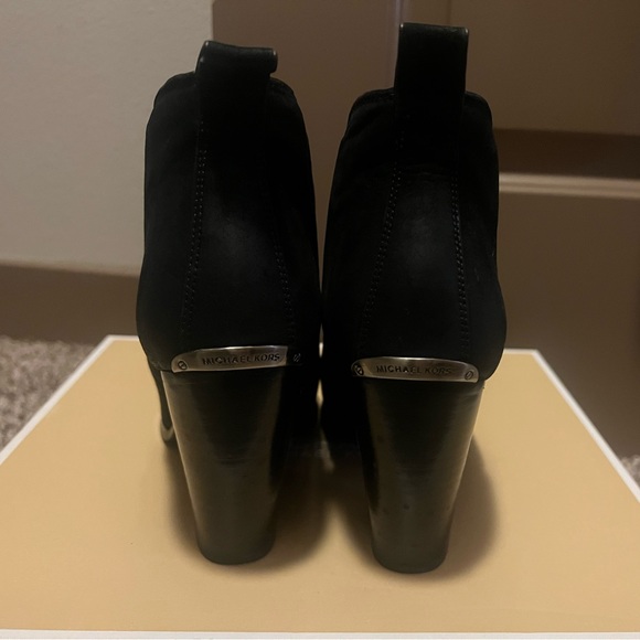 MICHAEL KORS BLACK BOOTIES SIZE 5 - Picture 3 of 3